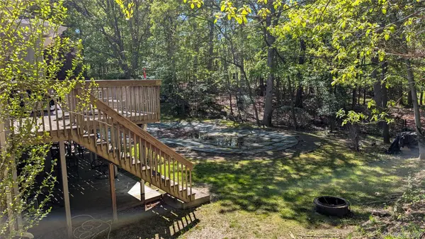 4 Oak Hills DR, Rocky Point, NY 11778