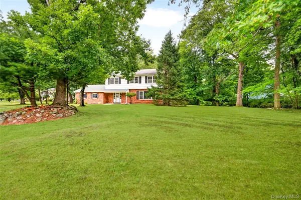 2 Laura LN, Spring Valley, NY 10977