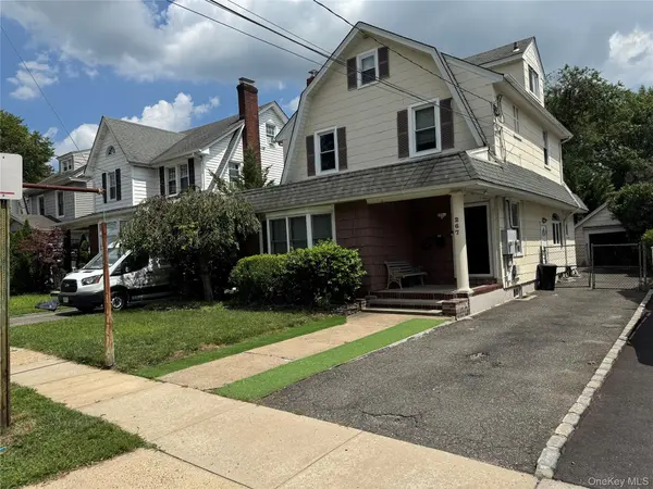 267 Plainfield AVE #1F, Floral Park, NY 11001