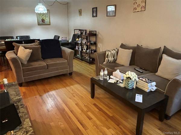194 Smith Street #1M, Freeport, NY 11520