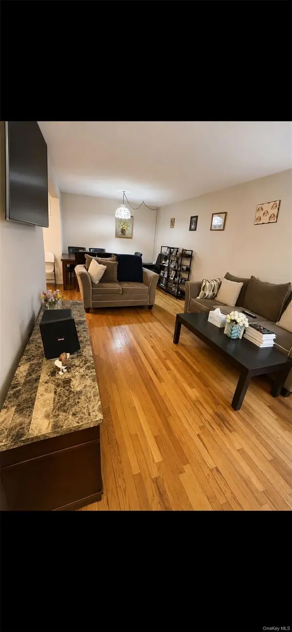 194 Smith Street #1M, Freeport, NY 11520