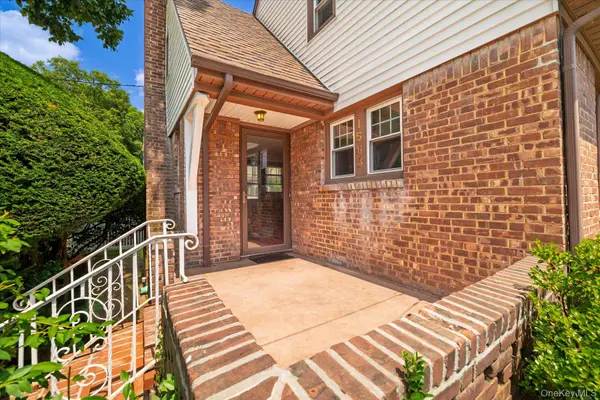 1563 Kenneth AVE, Baldwin, NY 11510