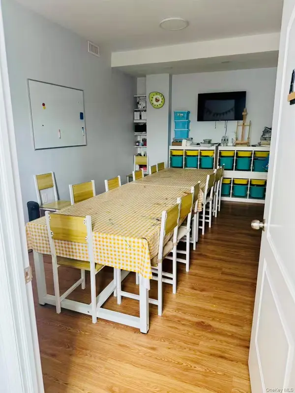25-32 168th ST #2nd FL, Flushing, NY 11358