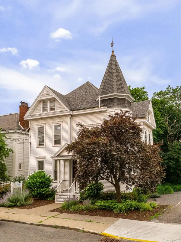 437 E Allen ST, Hudson, NY 12534