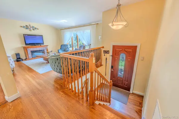 337 Burr RD, East Northport, NY 11731