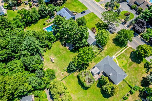 337 Burr RD, East Northport, NY 11731