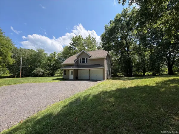 468 Decker RD, Wallkill, NY 12589