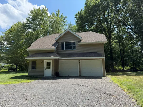 468 Decker RD, Wallkill, NY 12589