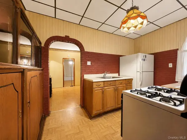 1841 124th ST, College Point, NY 11356