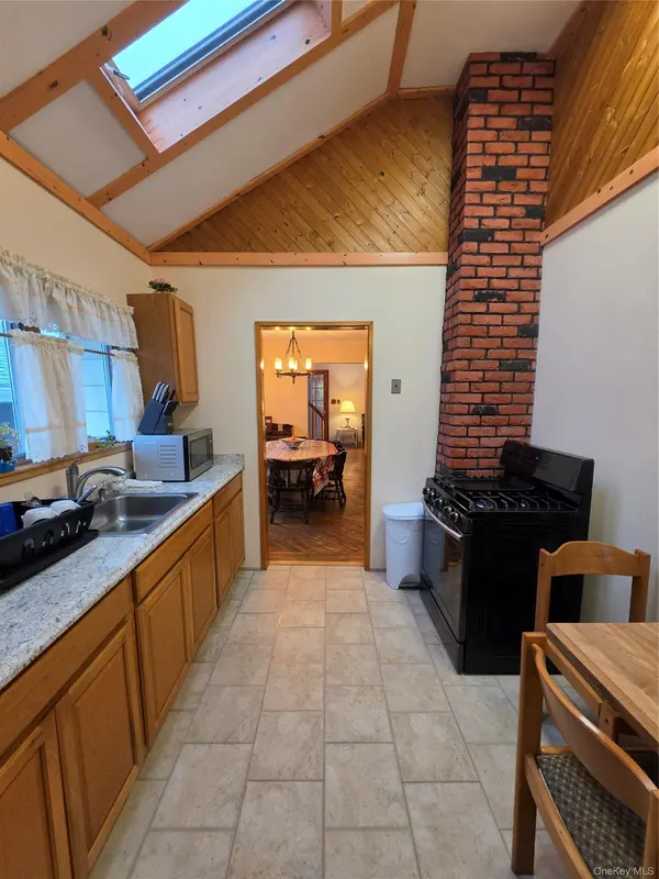 158-13 102nd ST, Howard Beach, NY 11414