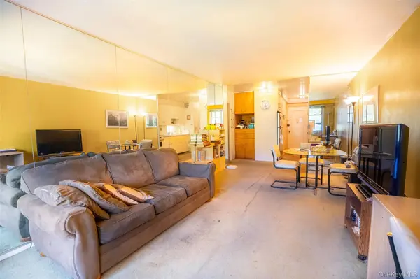 35-50 85 ST #7K, Jackson Heights, NY 11372