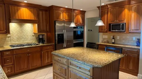 20 Avenue C, Tappan, NY 10983