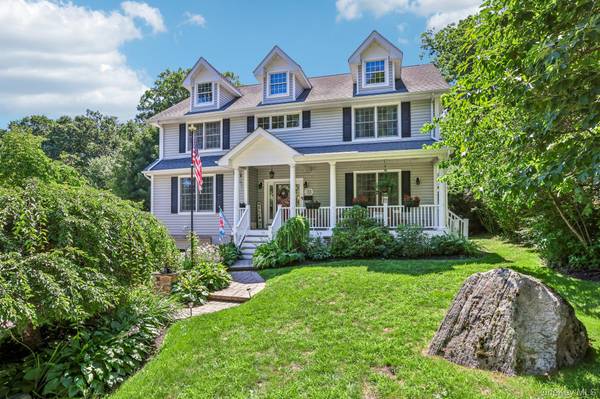 19 Navajo TRL, Sloatsburg, NY 10974