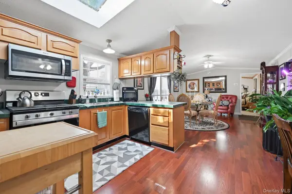 37 Hubbard AVE #84, Riverhead, NY 11901
