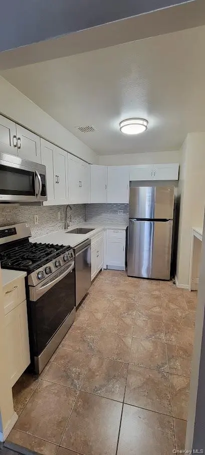 82-76 Country Pointe CIR #1st Fl, Queens Village, NY 11427