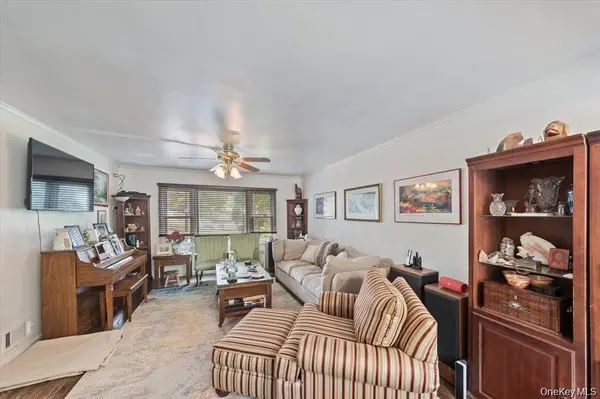 101 Cresthill RD, Yonkers, NY 10710