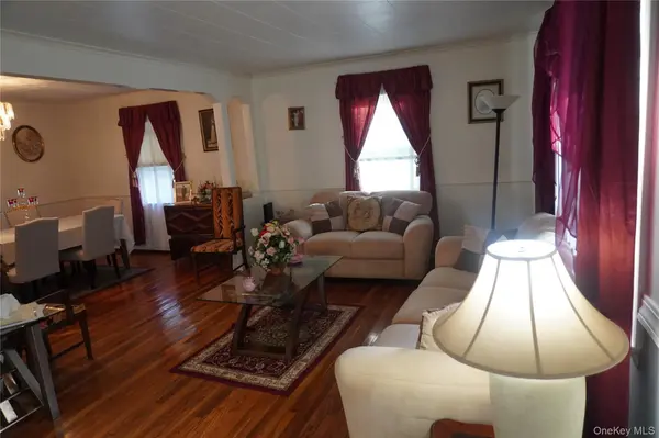 738 Decatur ST, Uniondale, NY 11553