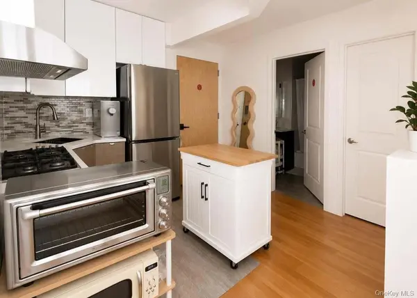 4223 Parsons BLVD #5C, Flushing, NY 11355