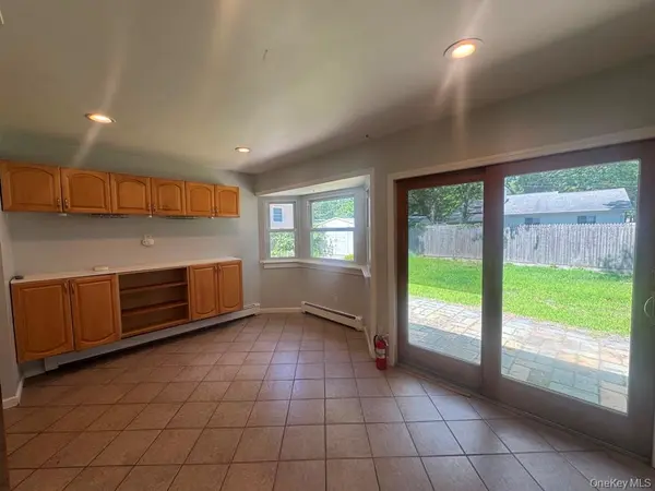 133 Shinnecock AVE, Mastic, NY 11950