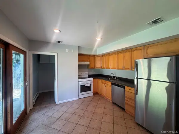 133 Shinnecock AVE, Mastic, NY 11950