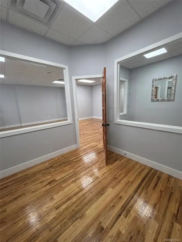 1582 Hillside AVE #Suite B, New Hyde Park, NY 11040