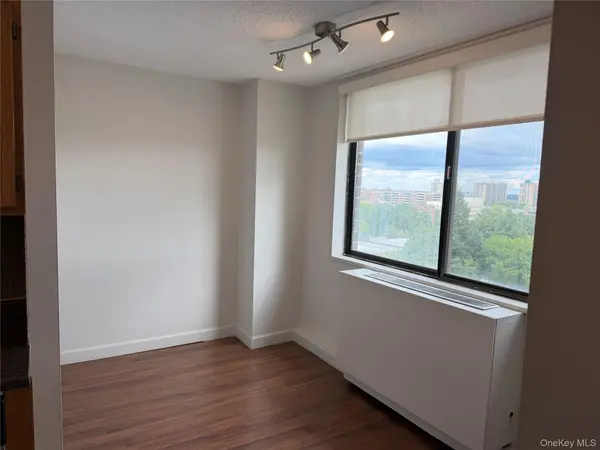 2 BAY CLUB DRIVE #7Y, Bayside, NY 11360