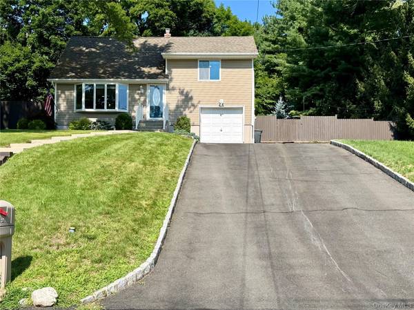 37 McKinley ST, Pearl River, NY 10965