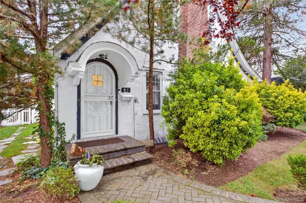81 Chatham PL, West Hempstead, NY 11552