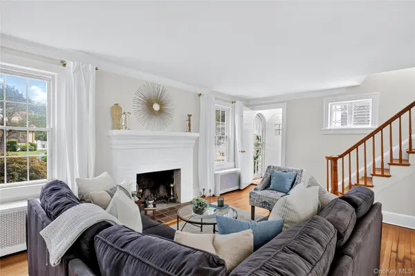 81 Chatham PL, West Hempstead, NY 11552