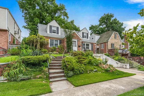 80-59 208th ST, Hollis Hills, NY 11427