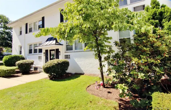 35 Avon CIR #A, Rye Brook, NY 10573