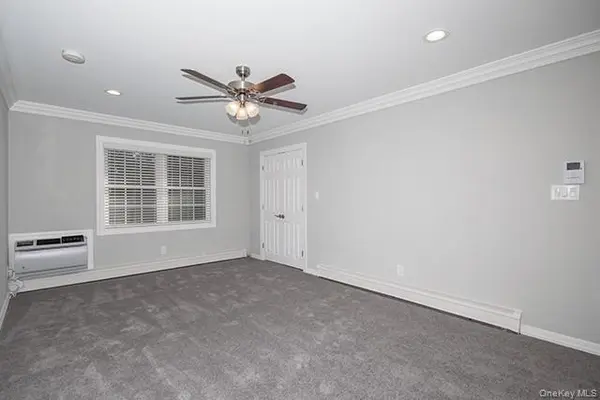 1629 August RD #1629, North Babylon, NY 11703