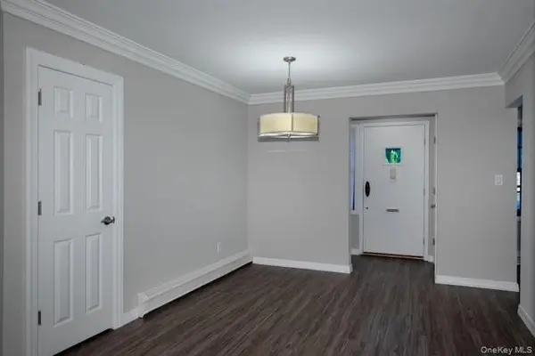 1729 August RD #1729, North Babylon, NY 11703