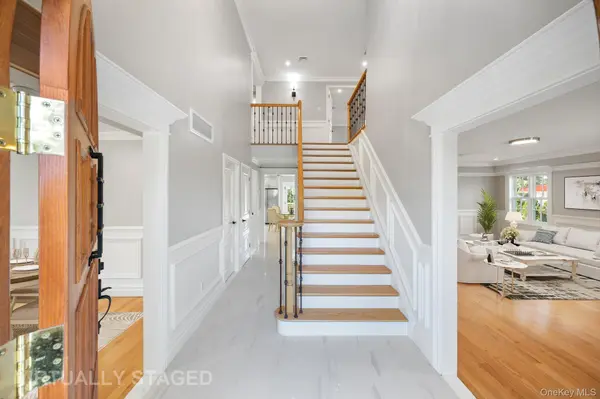 233-25 38th DR, Douglaston, NY 11363