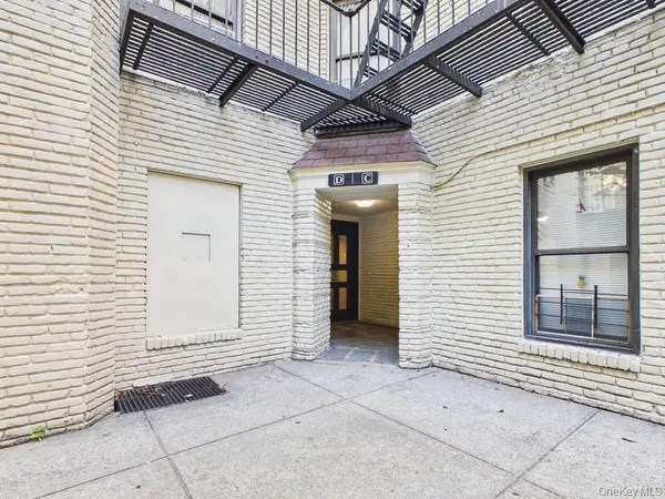 21-37 33rd street #3D, Astoria, NY 11105