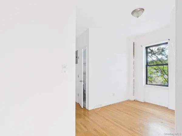 21-37 33rd street #3D, Astoria, NY 11105