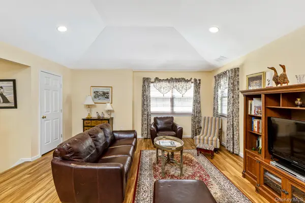 1204 Aerie WAY #1204, East Quogue, NY 11942