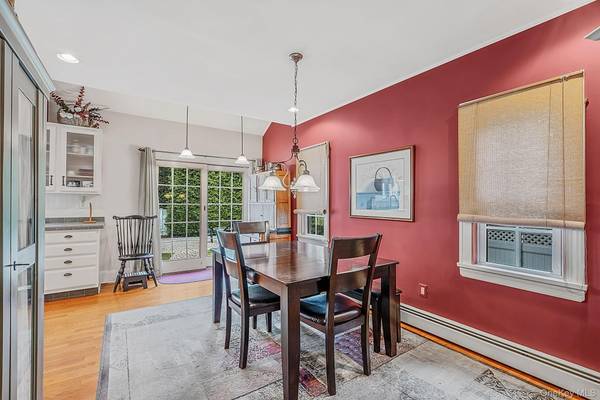 34 Drake ST, Malverne, NY 11565