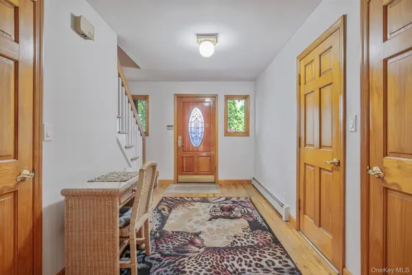 26 Heritage PL, Nesconset, NY 11767