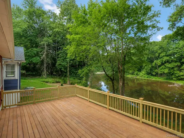 1945 New Hackensack RD, Poughkeepsie, NY 12603