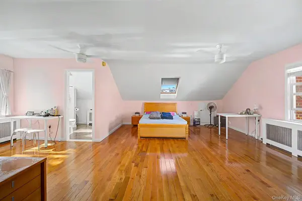 850 Washington ST, Franklin Square, NY 11010