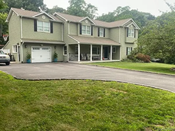 4 Harrison AVE, East Setauket, NY 11733