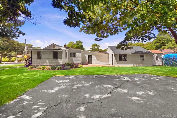 99 Green AVE, Patchogue, NY 11772