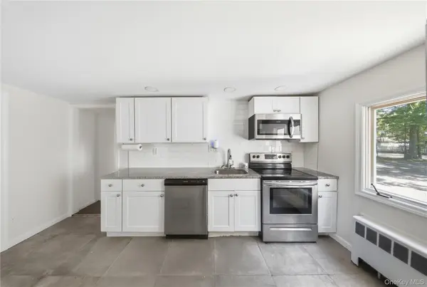 99 Green AVE, Patchogue, NY 11772