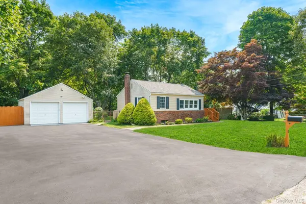 6 Hines RD, Middle Island, NY 11953