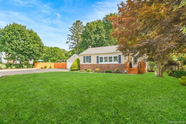 6 Hines RD, Middle Island, NY 11953