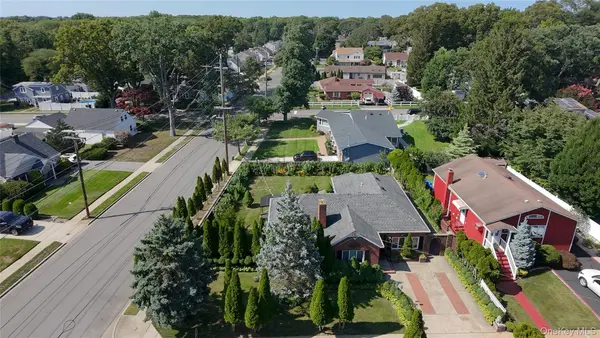 11 New York AVE, Massapequa, NY 11758