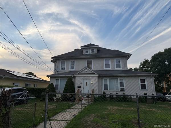151 Amherst ST, Hempstead, NY 11550