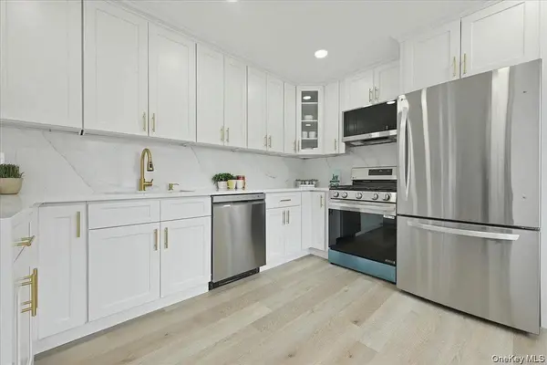 84 N Fordham RD, Hicksville, NY 11801