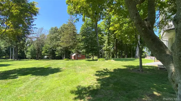 6 Renda ST, New Fairfield, CT 06812